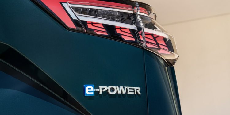 Nissan rijdt wereldrecord: 1.980 km op één tank