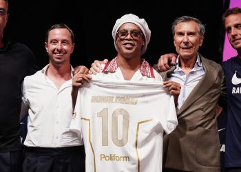 Ronaldinho maakt op 46-jarige leeftijd rentree bij Ravenna