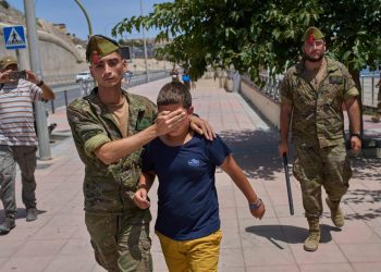 Spanje brengt met spoed 500 kinderen uit Ceuta naar vasteland